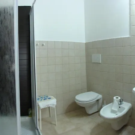 Ape Rossa לינה וארוחת בוקר