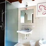 Alojamento de Acomodação e Pequeno-almoço Ape Rossa 3*