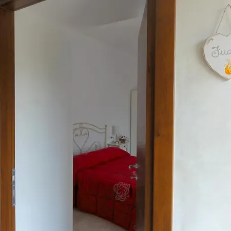 Ape Rossa Bed and breakfast 3*